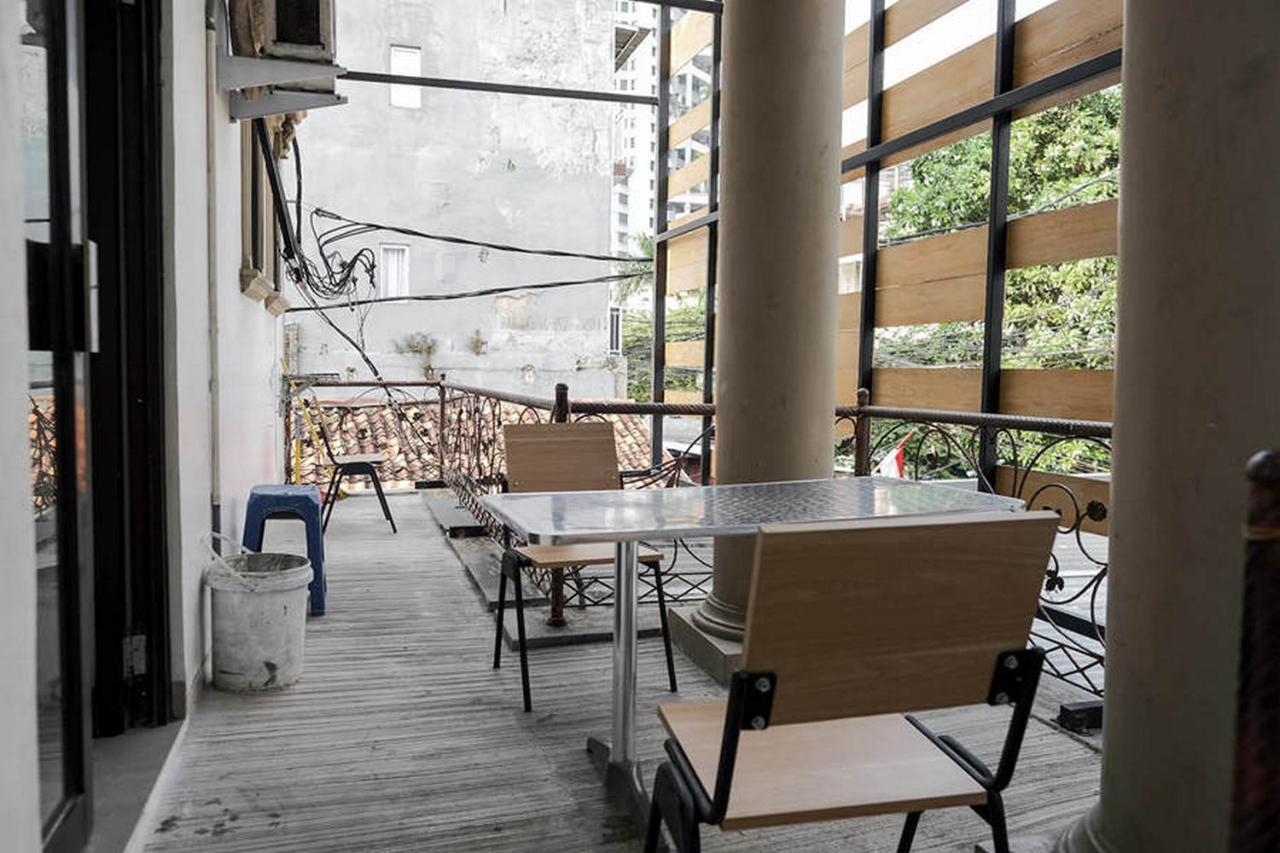 Reddoorz Plus Near Taman Anggrek Mall Jakarta Exterior foto